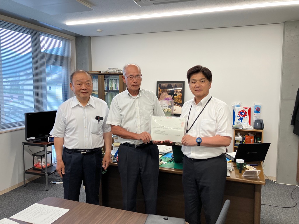 2025827決算審査意見書受け取り