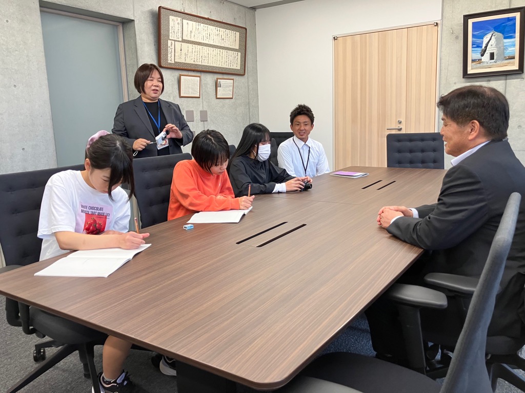 20261013本山小学校6年生の取材