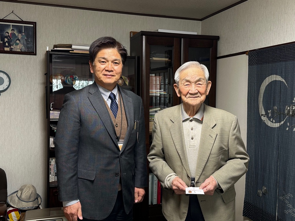 202639100歳誕生日お祝い