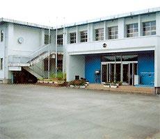 吉野小学校の外観の写真