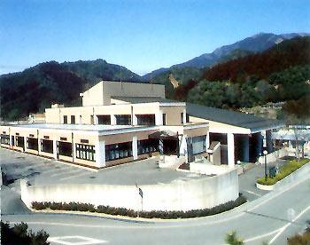 本山町プラチナセンターの外観の写真